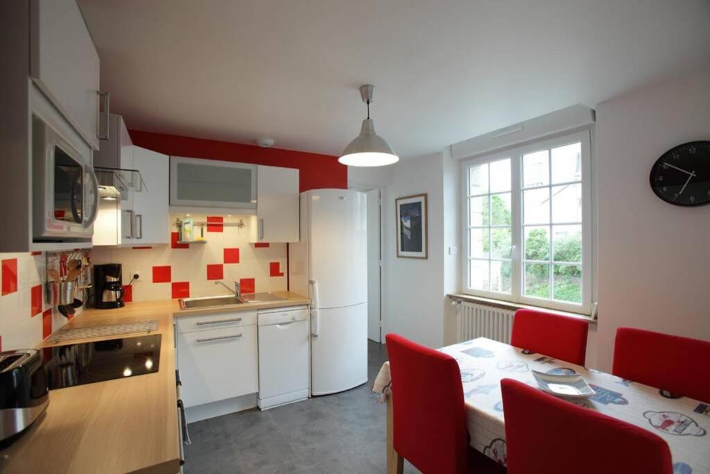 Harbour Apartment *